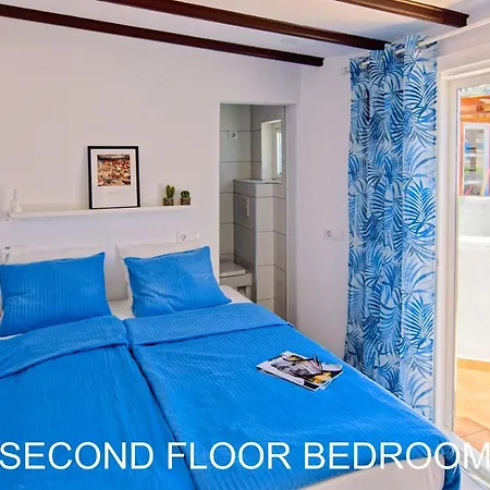 The Palm House Apartment