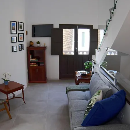 The Palm House Apartment